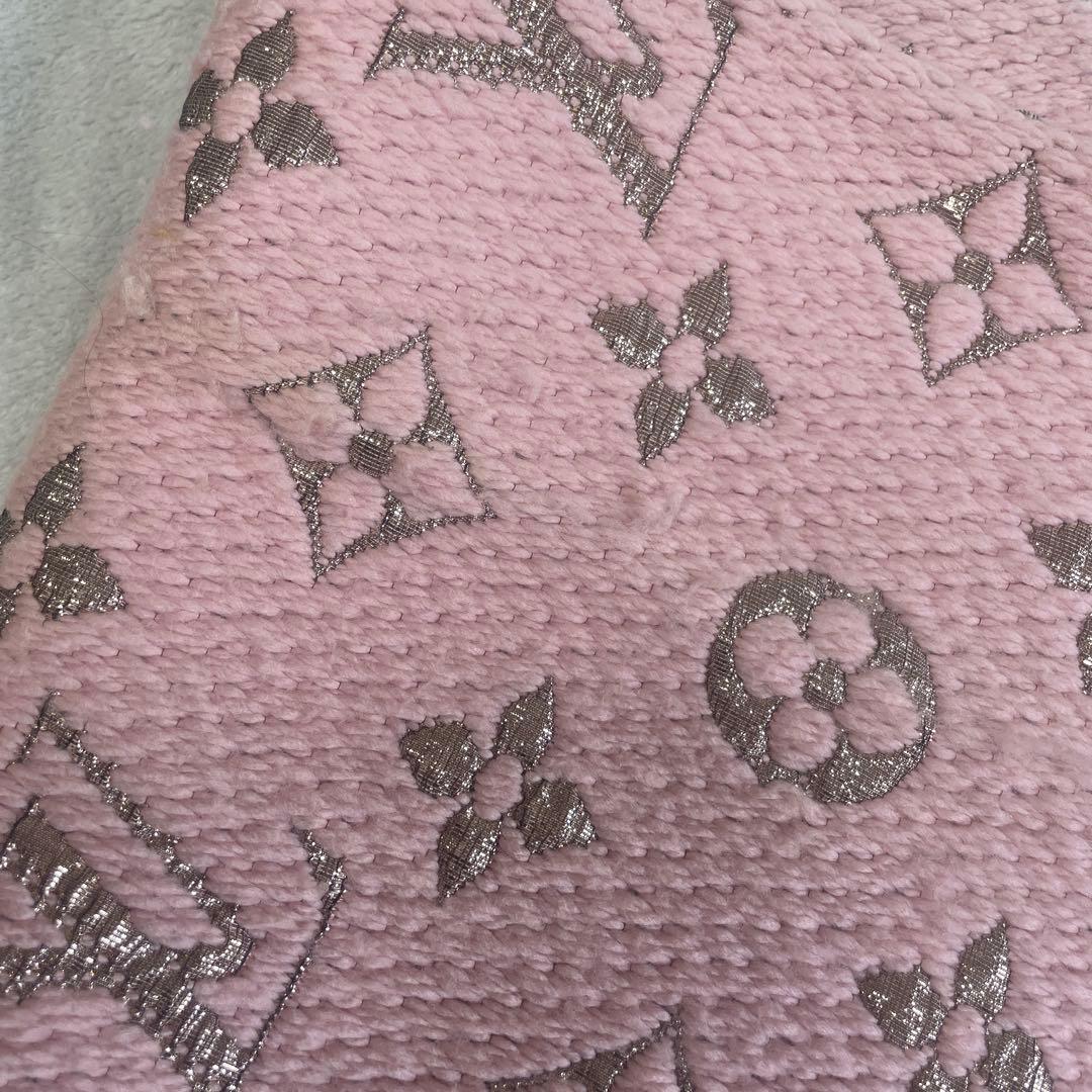 LOUIS VUITTON ピンク ロゴマニア　マフラー