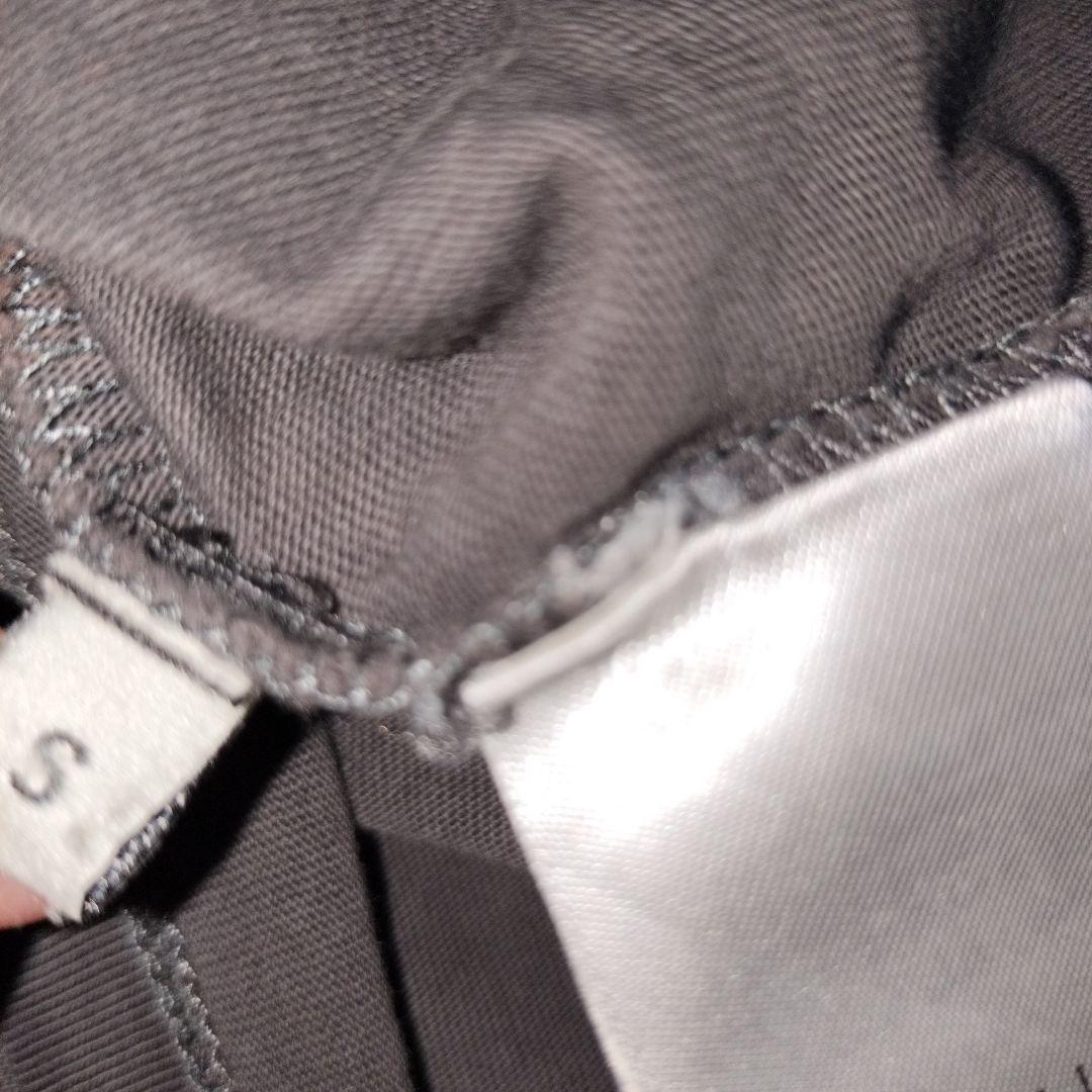 GUCCI グレー Tシャツ ロゴプリント