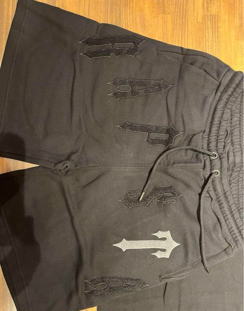 【Trapstar London】ブラックグレー 刺繍セットアップ