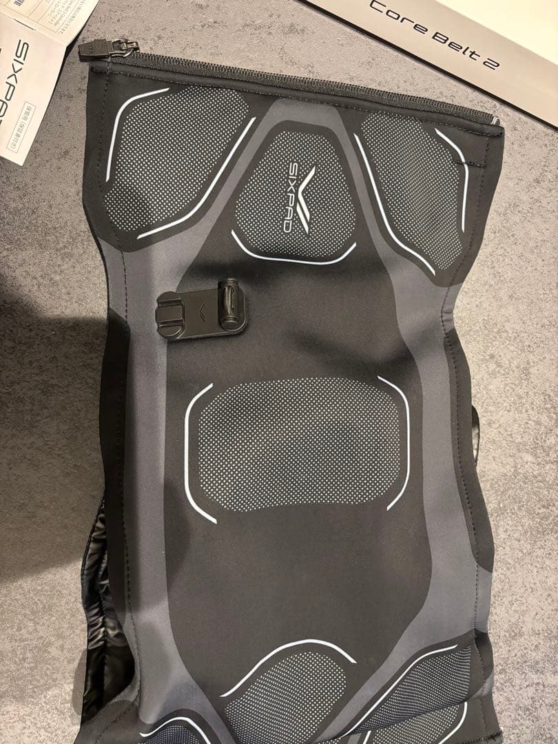 【美品】SIXPAD Core Belt Lサイズ　専用コントローラー付き