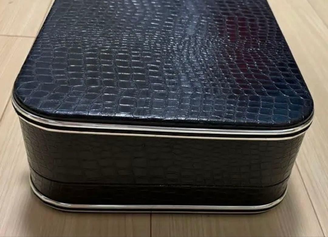 沖縄三線（天然蛇皮）ケース、三線用台、チューニング、カバー有