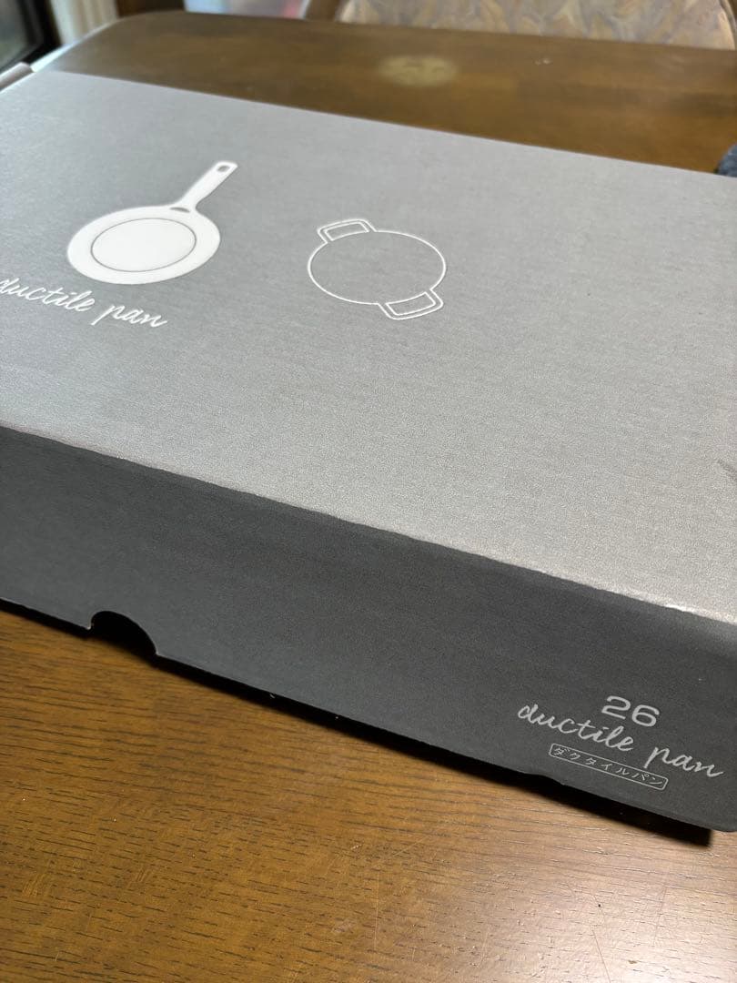 岩鉄鉄器　フライパン　26cm 新品　外箱付