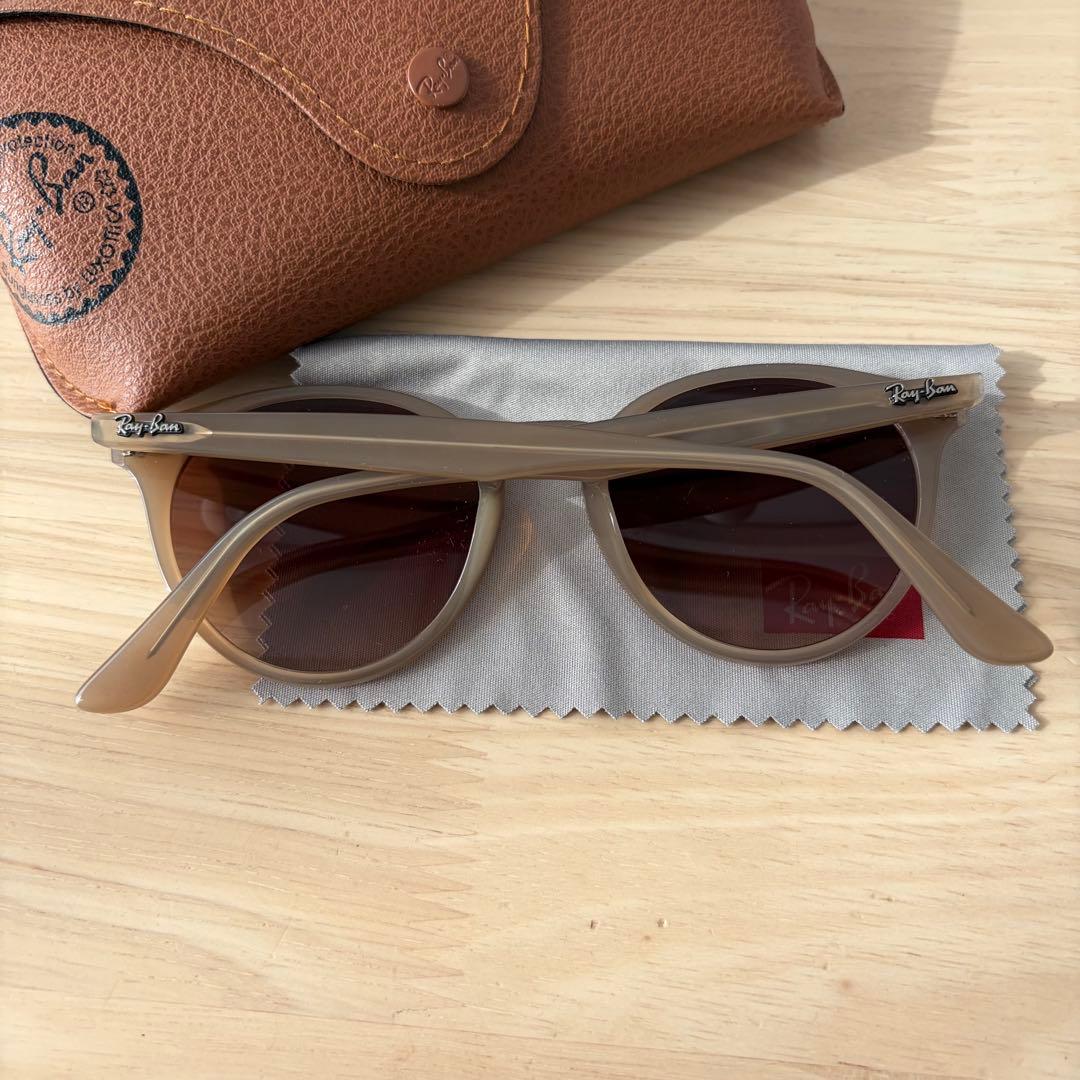 Ray-Ban ベージュ ラウンド型サングラス