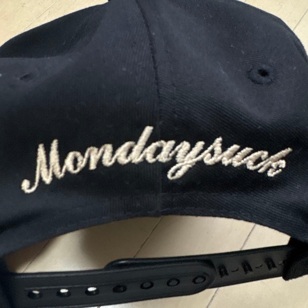 MONDAYSUCK キャップ