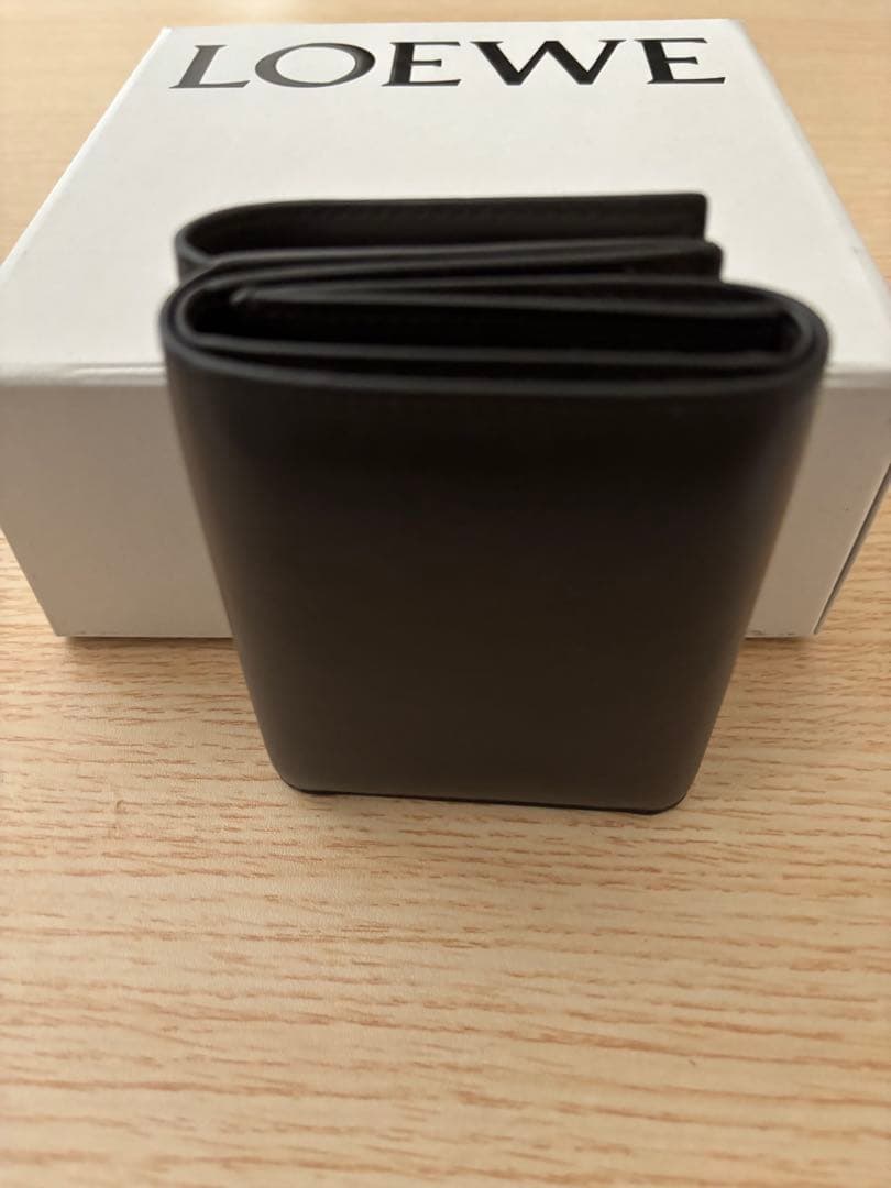 LOEWEトライフォールド ウォレット　ブラウン（サテンカーフ）財布&小物