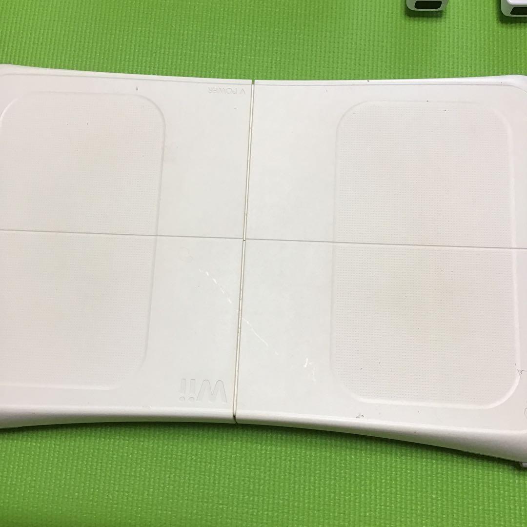 ニンテンドーWII 本体　ゲームソフト5本　その他追加コントローラー