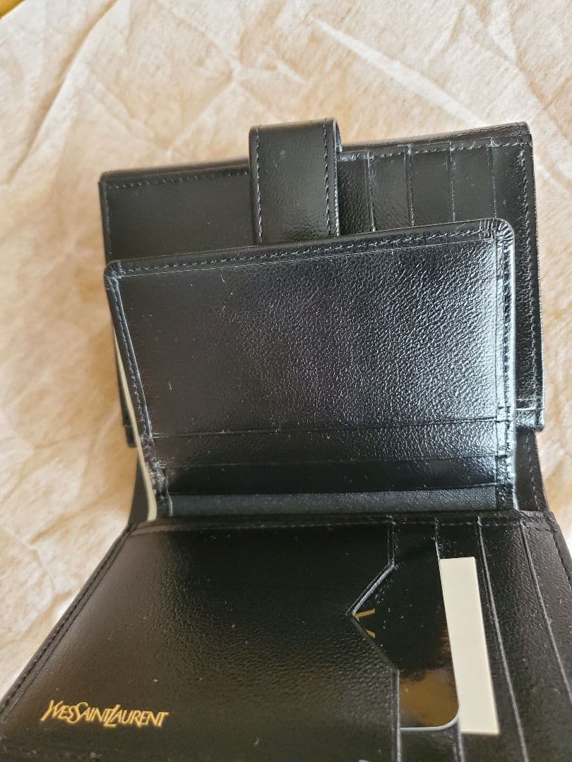 Yves Saint Laurent 二つ折り財布 黒