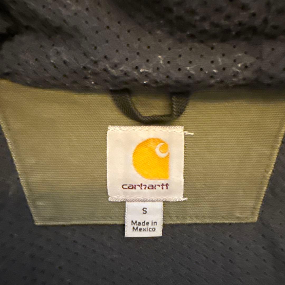 Carhartt アクティブジャケット　黒ロゴ