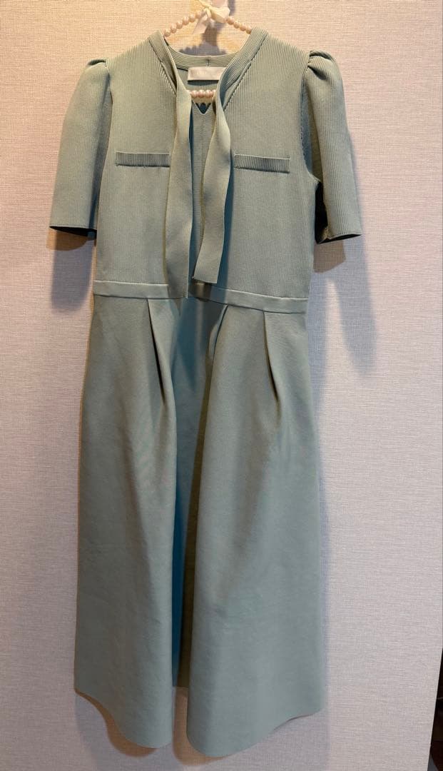 今季新作人気完売品CELFORD（セルフォード）ボウタイニットワンピース25AW