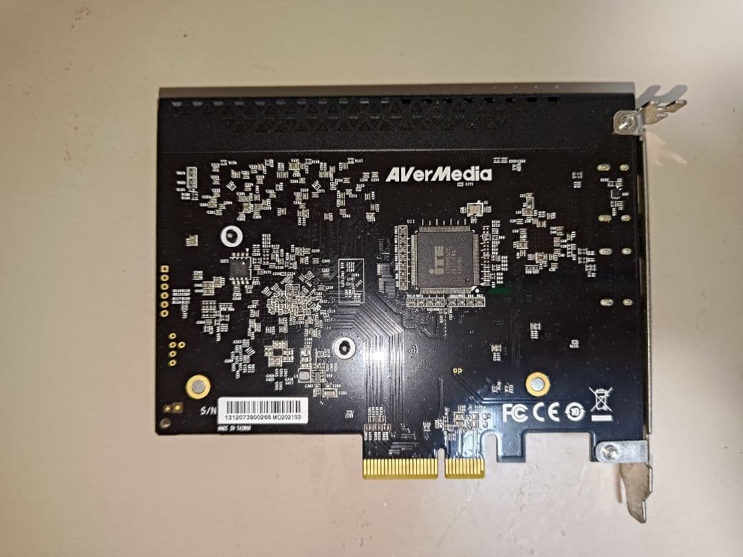【クリス】LIVE gamer 4k AVerMedia GC573