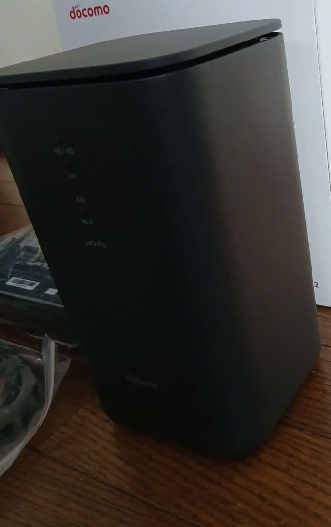 NTT docomo  5G HR02 モバイルルーター