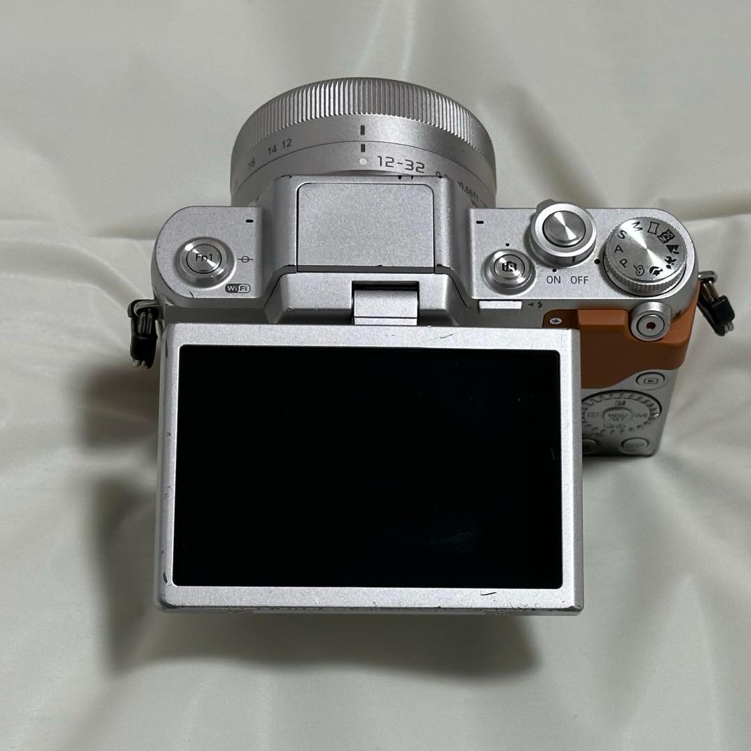 Panasonic LUMIX DMC GF7ミラーレスカメラ