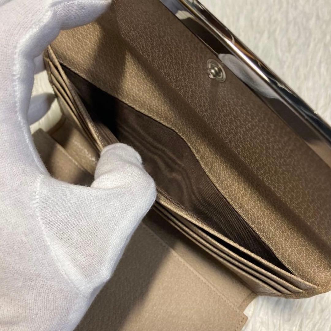 人気シリーズ　美品　GUCCI グッチ　三つ折り　長財布　ベージュ　グレー　灰色