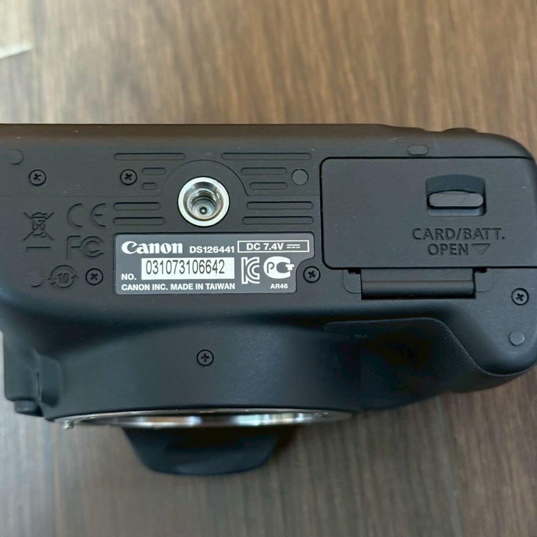 【極美品】Canon EOS Kiss X7 ボディバッテリー充電器ストラップ付