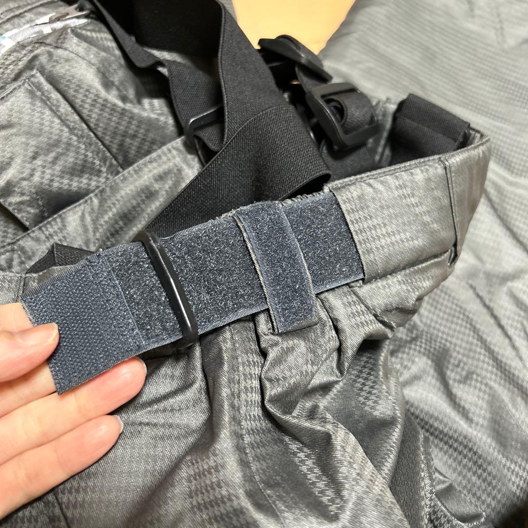 【未使用に近い】スキーウェア スノボ 130〜150cmサイズ調整可能　上下