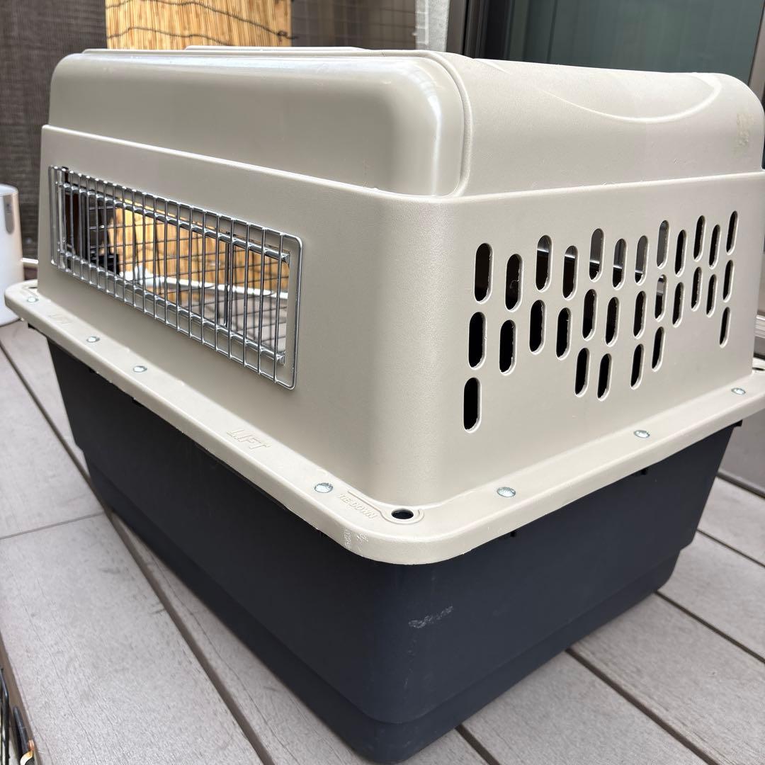 中型犬用プラスチックキャリー