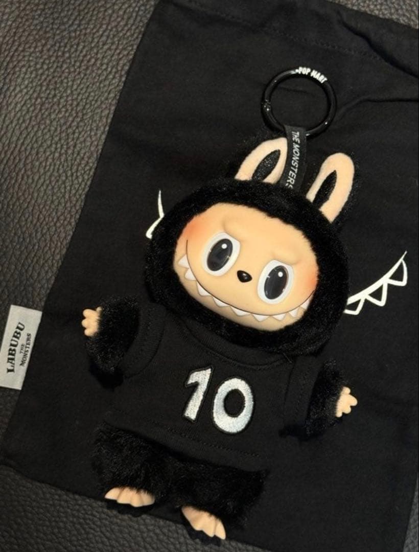 THE MONSTERS LABUBU 10周年記念展限定ぬいぐるみ