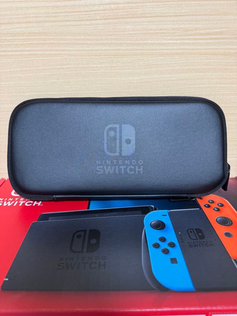 Nintendo Switch 本体　付属品全て有り　ケース付き