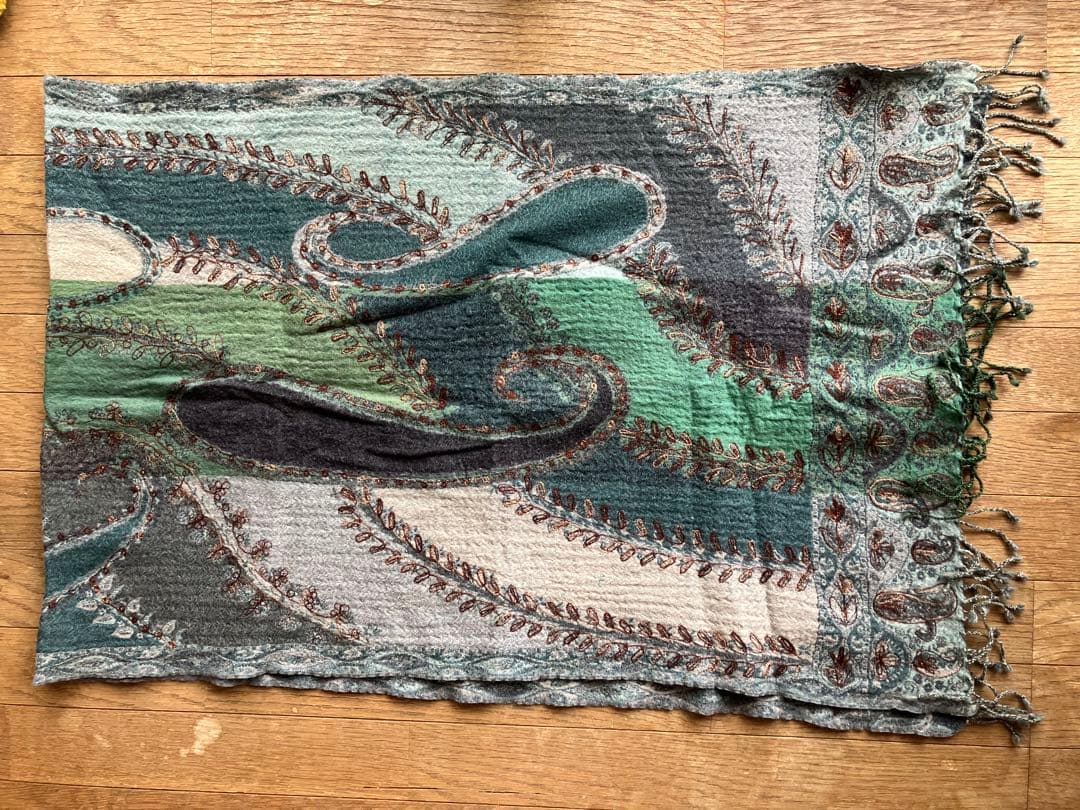 贅沢 刺繍 Altea アルテア 大判ストール ウール インド刺繍 ペイズリー柄