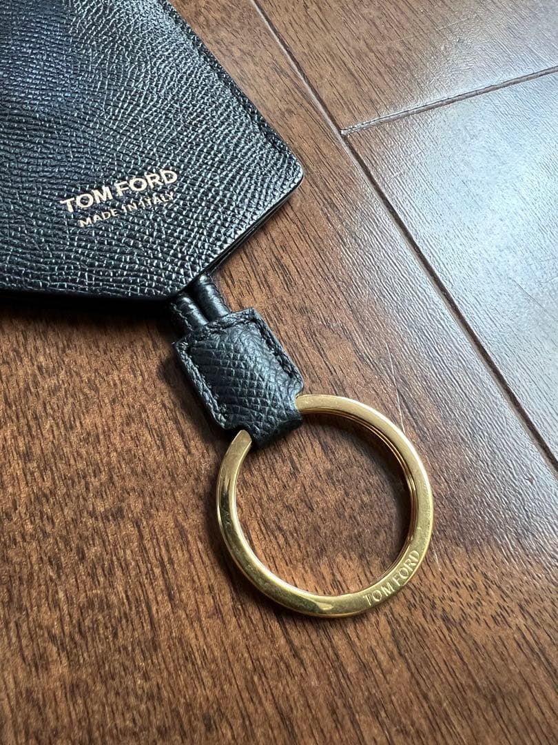 【メルたろうカリ様】TOM FORD レザークロシェット / トムフォード