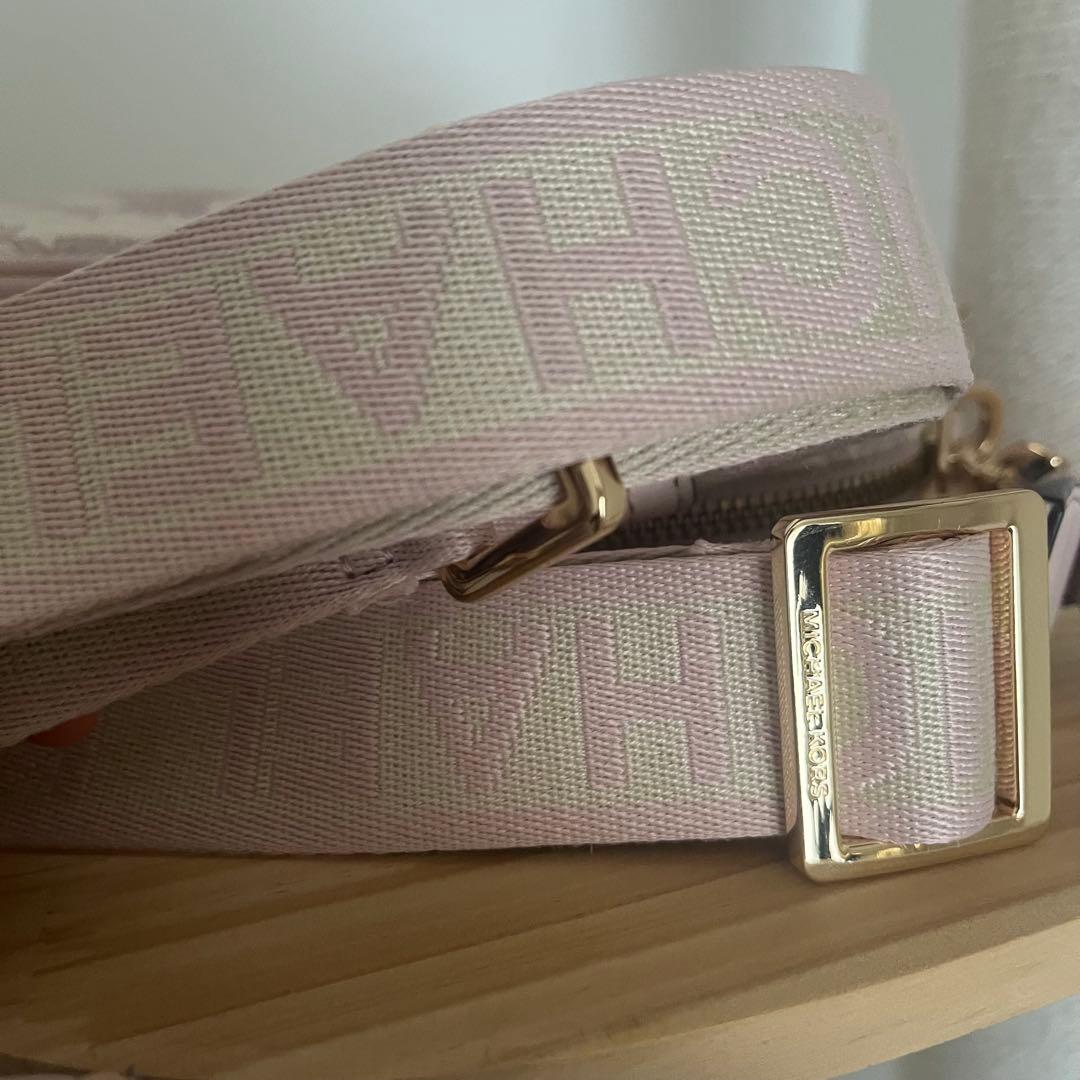 MICHAEL KORS ピンク サコッシュ　ボディバッグ　ウエストポーチ