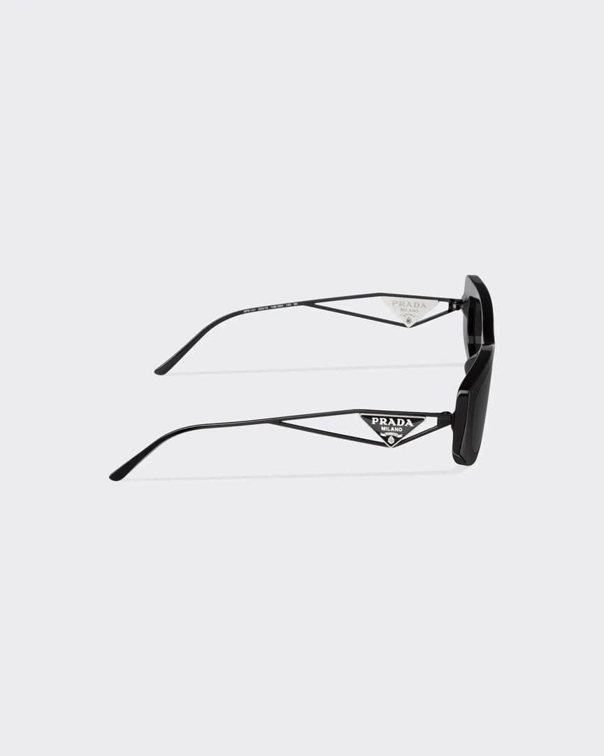 Prada トライアングルロゴ入りサングラス［正規品］※na_no
