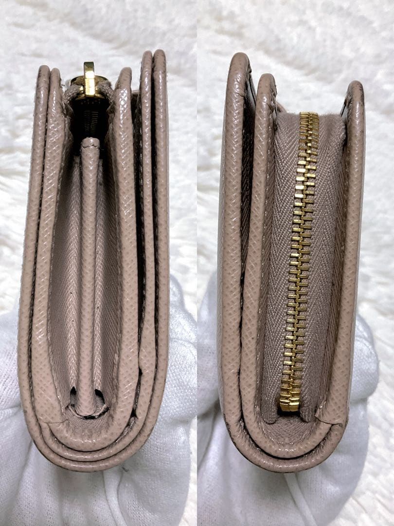 ♡付属品完備♡プラダ 二つ折り財布 サフィアーノレザー ゴールド金具 ベージュ