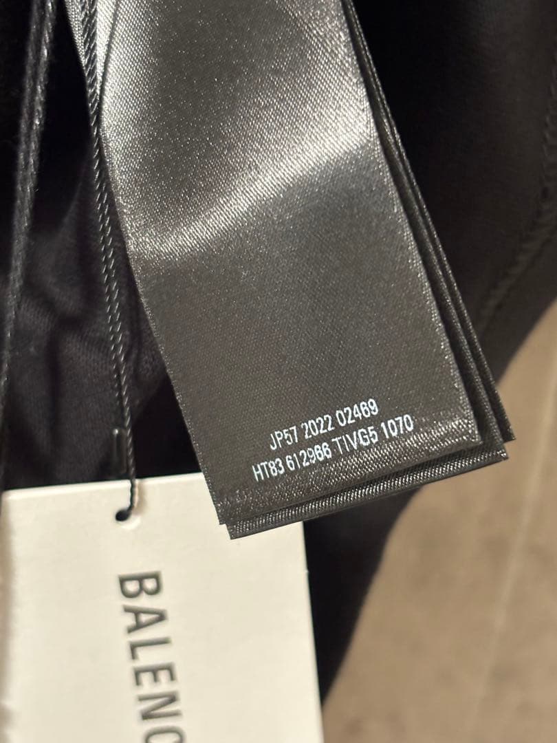 BALENCIAGA　ロゴプリントTシャツ