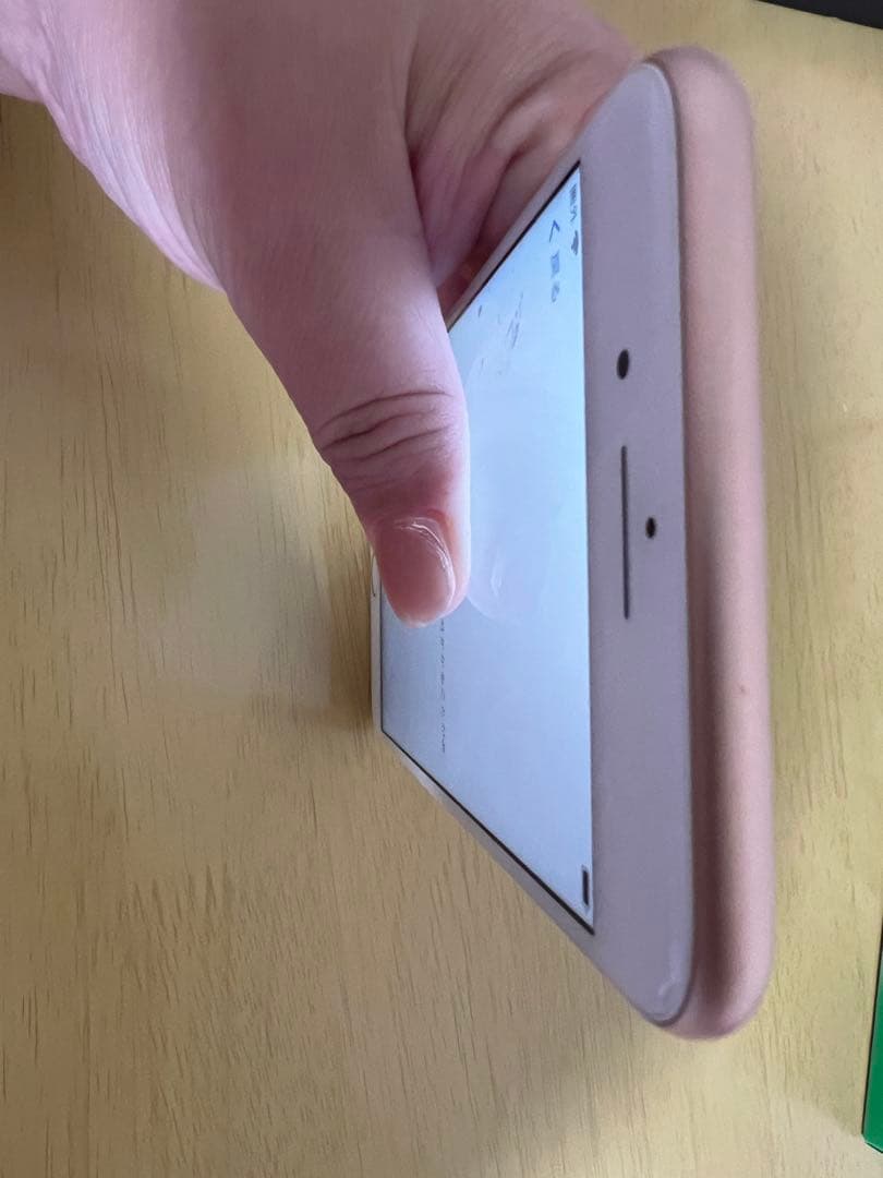 ジャンク品iPhone 8 Plus ゴールド 本体