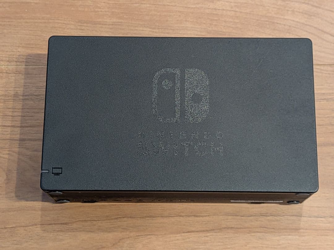 ​【完品】Nintendo Switch 本体（新モデル） ＋ おまけケース付き
