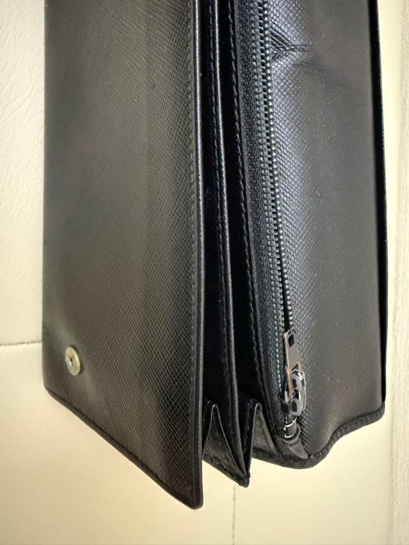 PRADA 二つ折り財布 長財布