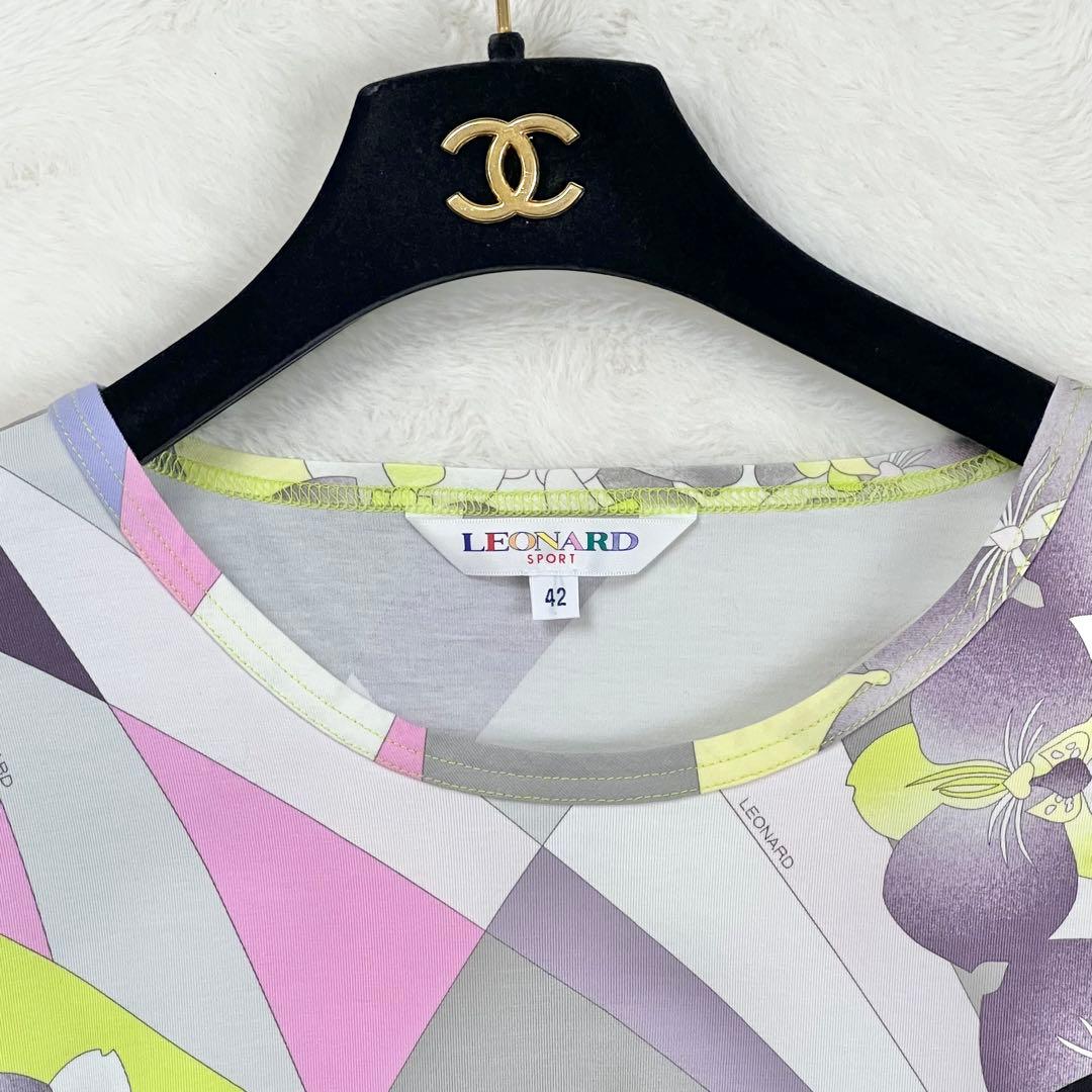 【レオナールスポーツ】コットンクルーネックTシャツ☆花柄モザイク☆カラフル☆XL
