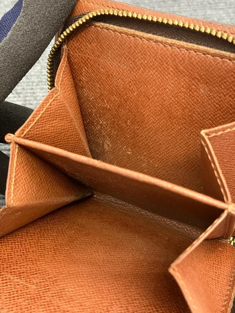 LOUIS VUITTON　二つ折り財布　モノグラム　コンパクトジップ　4552