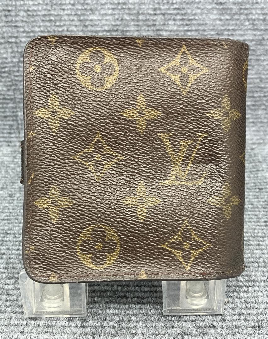 LOUIS VUITTON　二つ折り財布　モノグラム　コンパクトジップ　4552