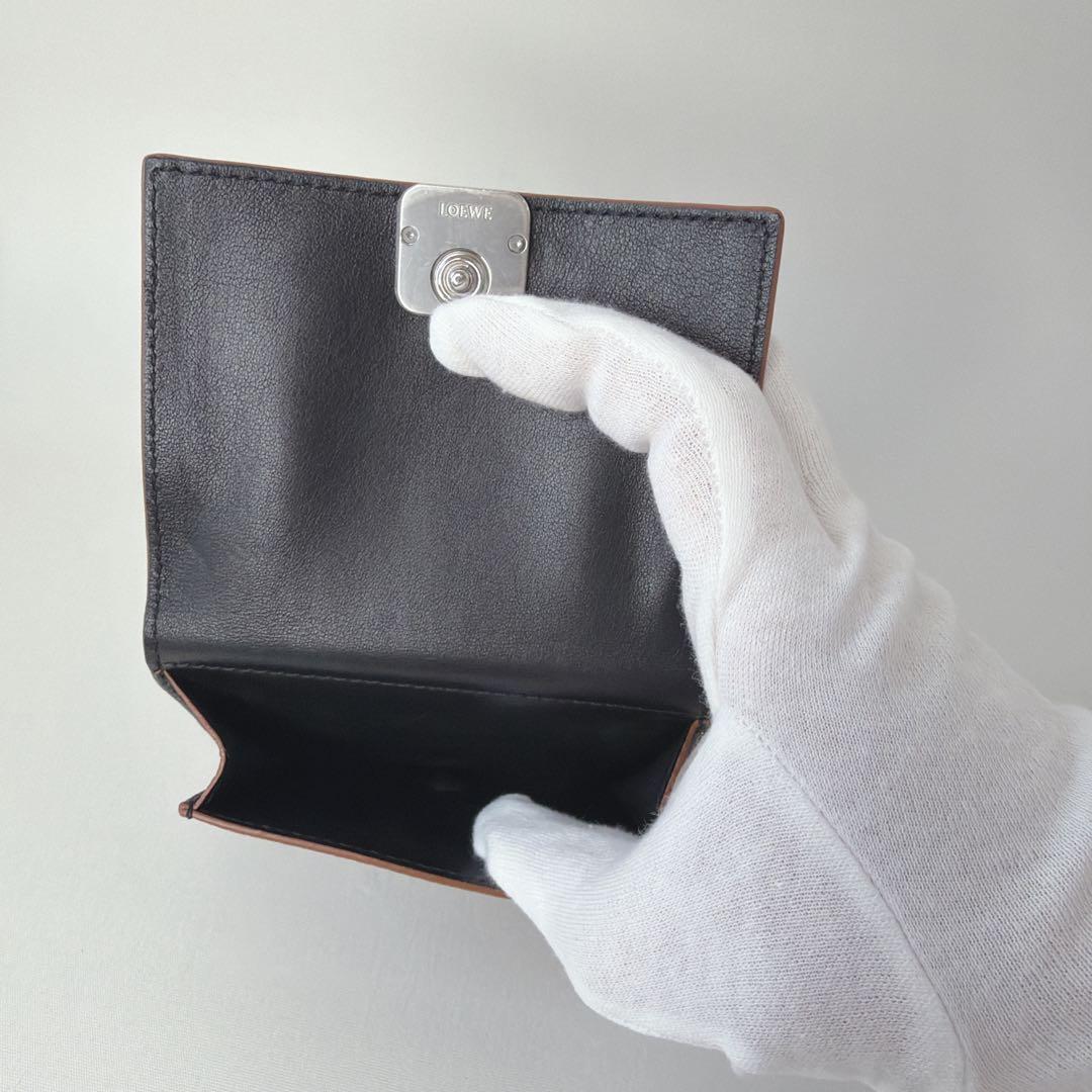 【LOEWE】 三つ折り財布 ブラック　箱付き　真贋鑑定済み