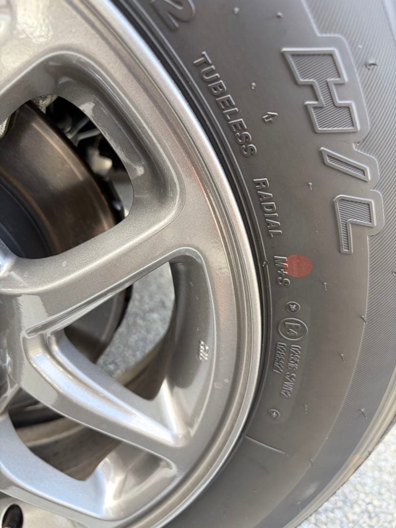 ジムニーjb64純正タイヤ4本　175/80R16 新車外し　タイヤのみ