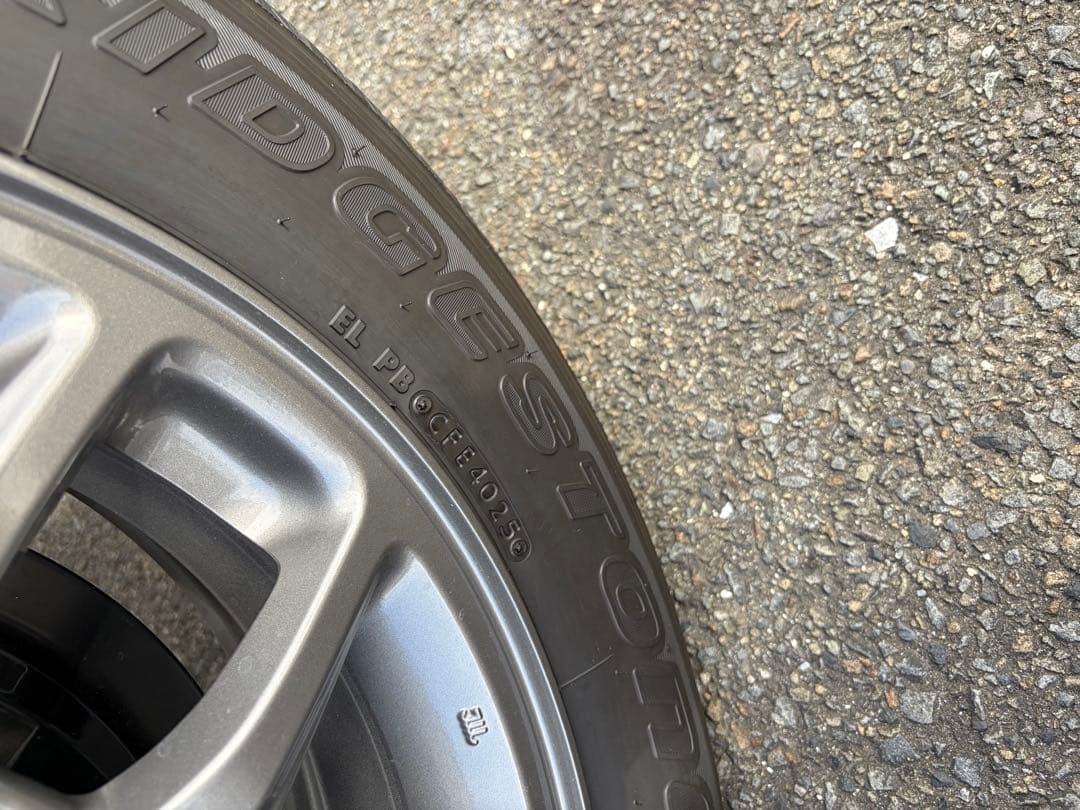 ジムニーjb64純正タイヤ4本　175/80R16 新車外し　タイヤのみ