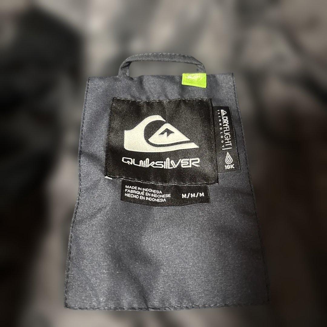 ※12/20まで　Quiksilver スノーボードジャケット Mサイズ