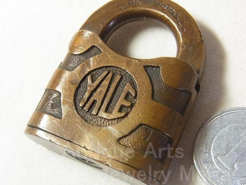 《p1036》【希少極ミニサイズ】 アンティーク YALE 南京錠 １９０２年