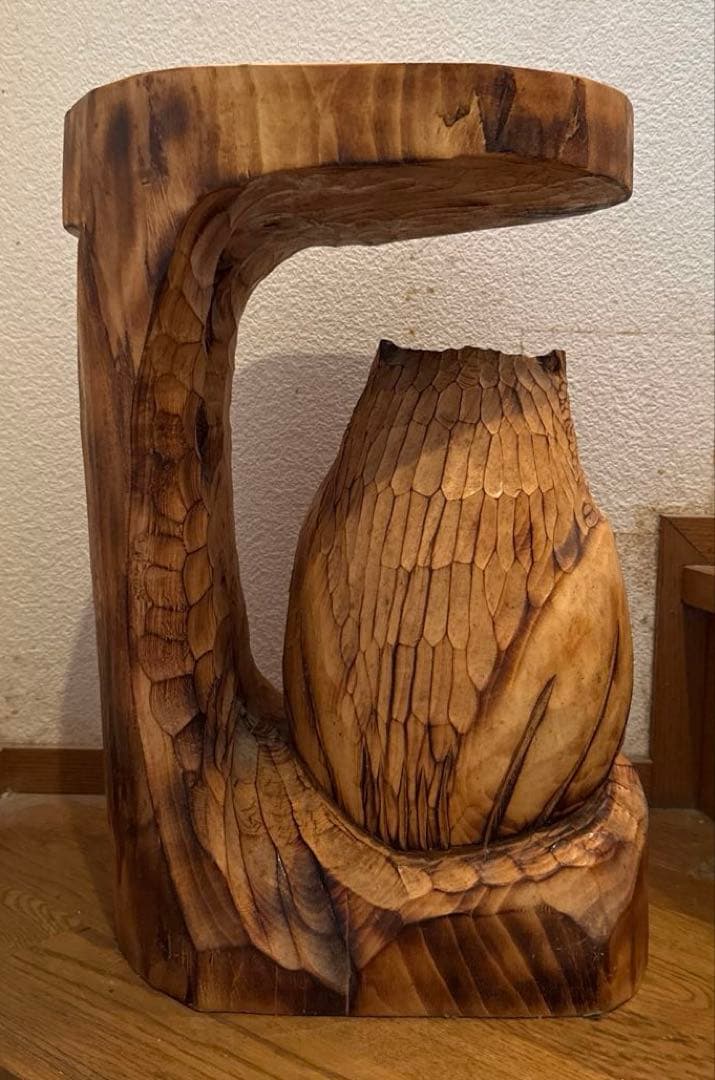 木製フクロウ彫刻