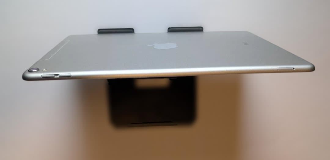 Apple iPad pro 10.5インチ　セルラー　docomo シルバー