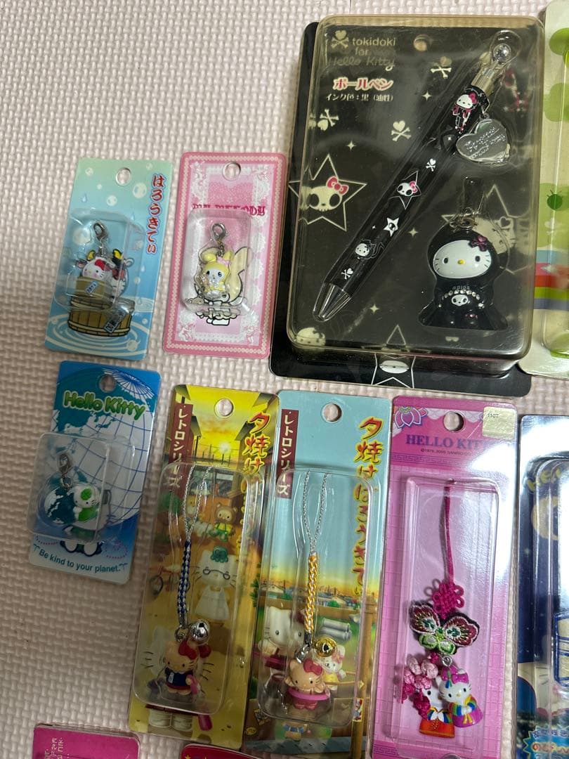 公*o様 ハローキティ ストラップ セット