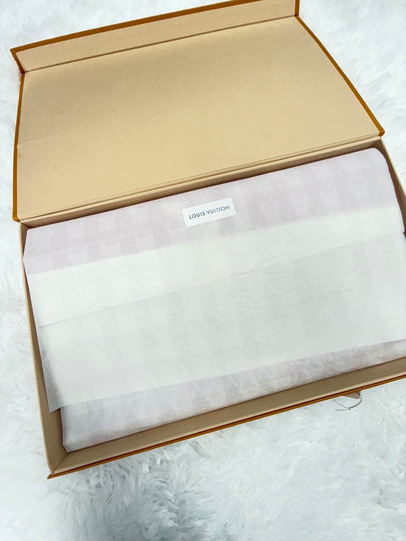 LOUIS VUITTON レッド ストール