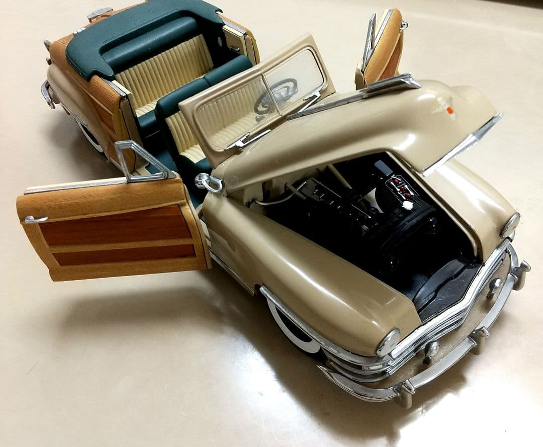 1/18 scale 1948年式 クライスラー オープン
