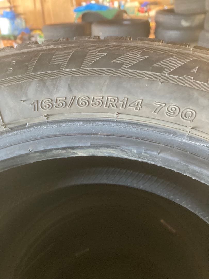 22年製。送料無料ブリヂストンVRX3。165/65R14スタッドレス4本セット
