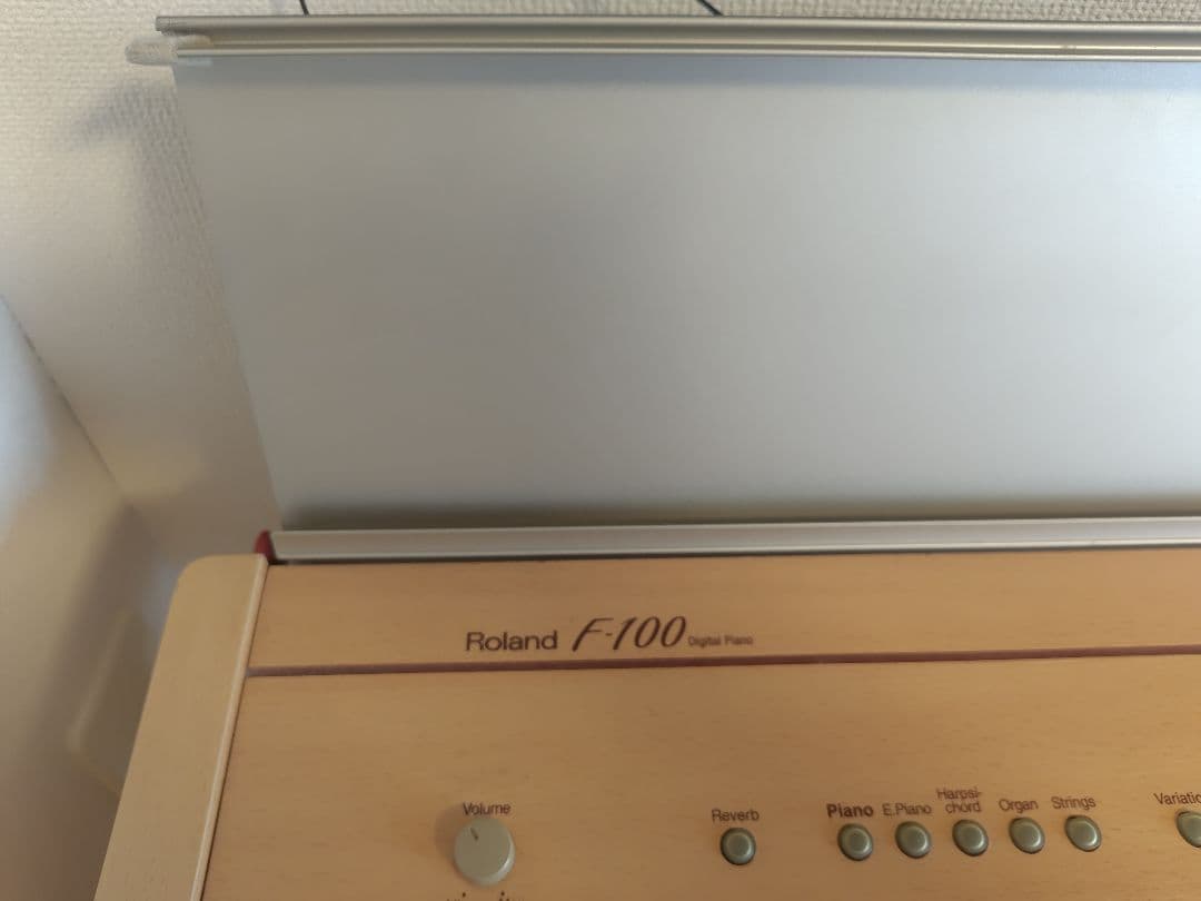 ROLAND　F100 電子ピアノ