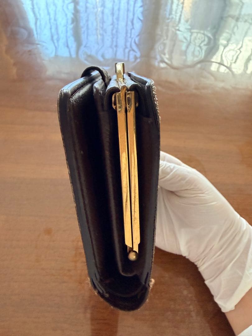LOUIS VUITTON 二つ折りがま口財布