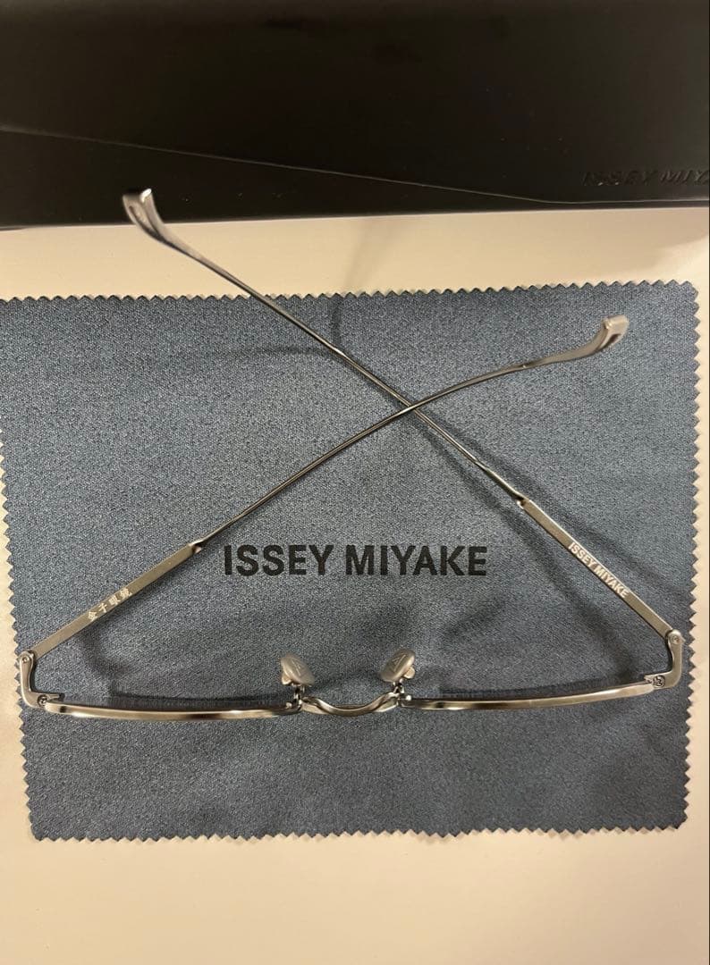 金子眼鏡　ISSEY MIYAKE EYES HEXAGON Ⅸ