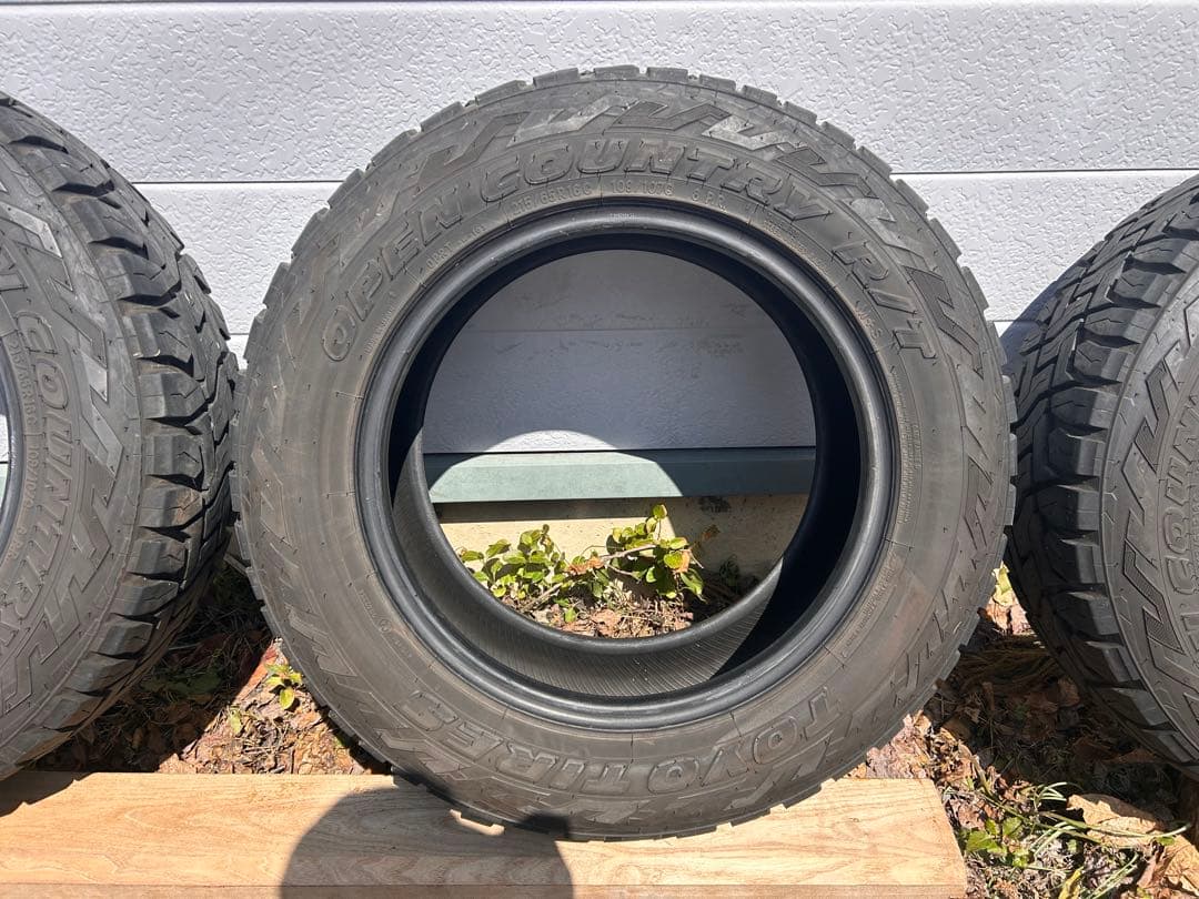 四*郎様 ハイエース　オープンカントリー　215/65R16 4本 ホワイトレタ