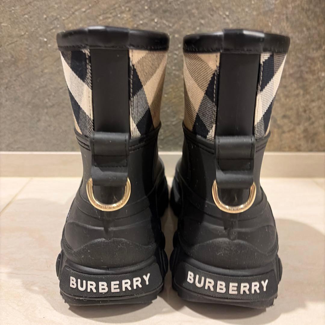 BURBERRY ブラック チェック柄 レインブーツ